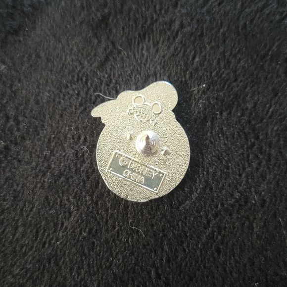 Disney Pins - Picture 5 of 5
